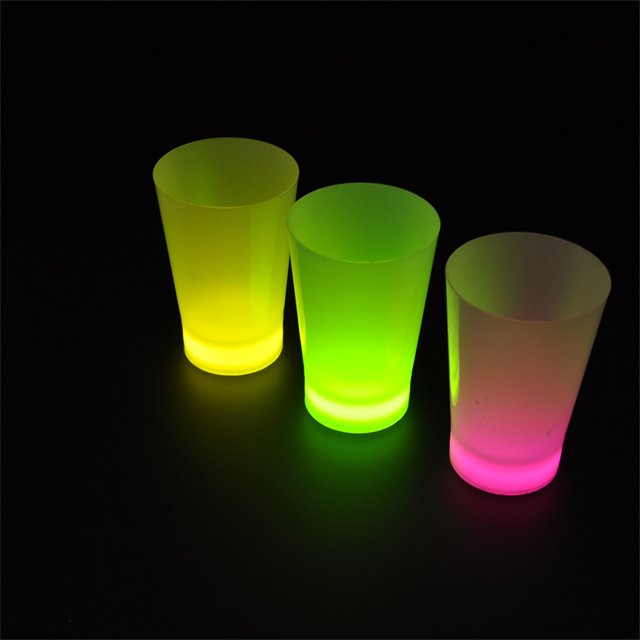 LED Light up Party Cups Flashing Multicolor Neon Party Cup for New Year's Eve Birthday Glow Light up Party Party 3