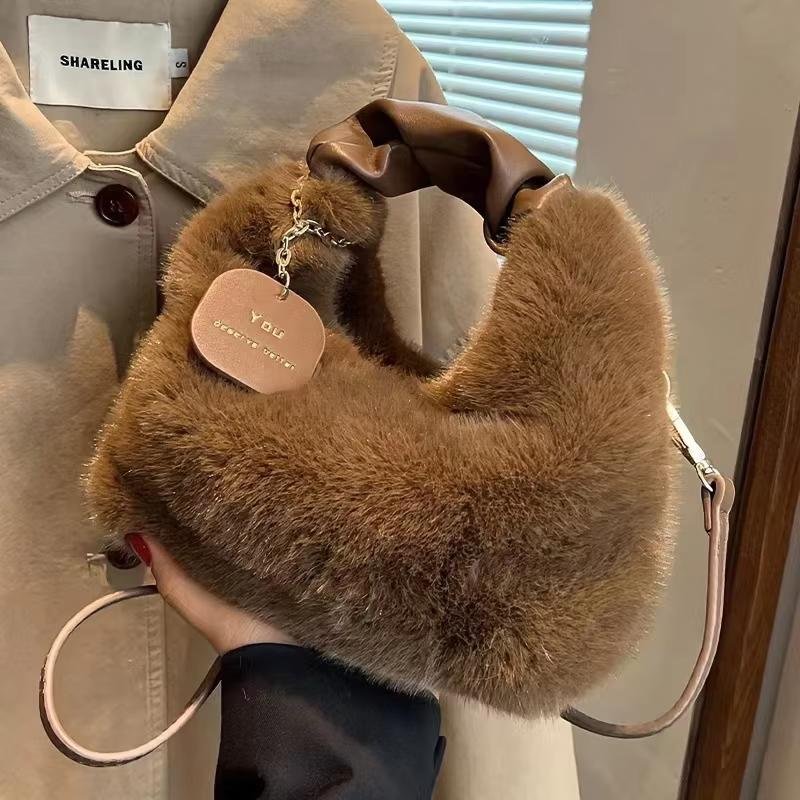 2026 New Fashion Designer Women's Plush Handbags Small Chain Crossbody Shoulder Bags with Fur Versatile Messenger